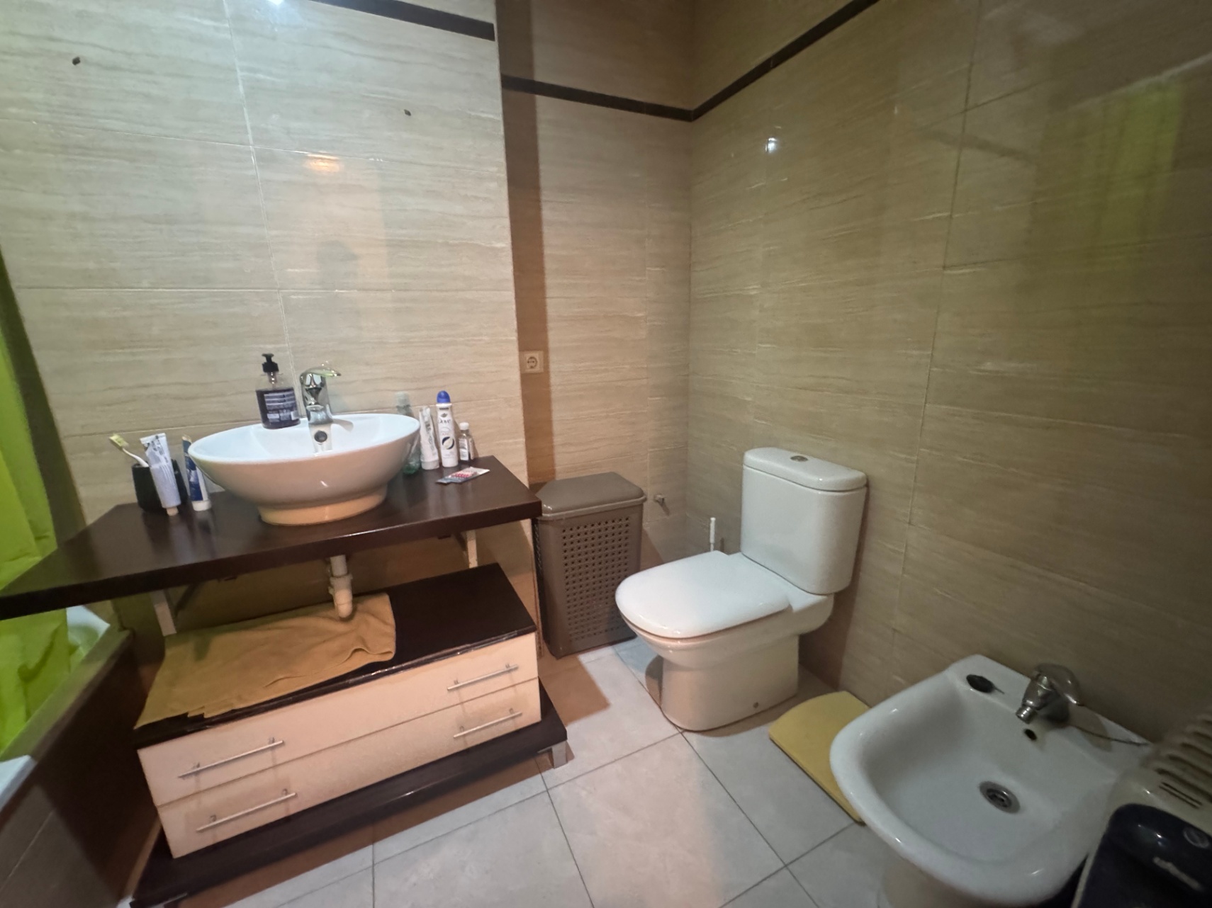 Piso en Venta en Benissa con Parking y Trastero : Amplio, Luminoso y en Zona Residencial Tranquila