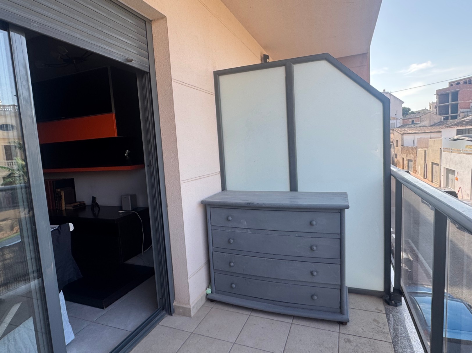 Piso en Venta en Benissa con Parking y Trastero : Amplio, Luminoso y en Zona Residencial Tranquila