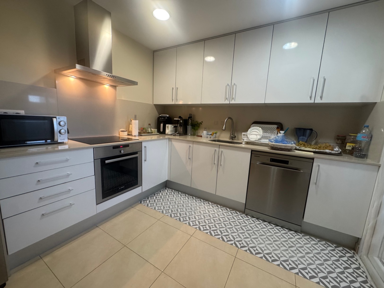 Apartamento en alquiler con espectaculares vistas y piscina comunitaria 