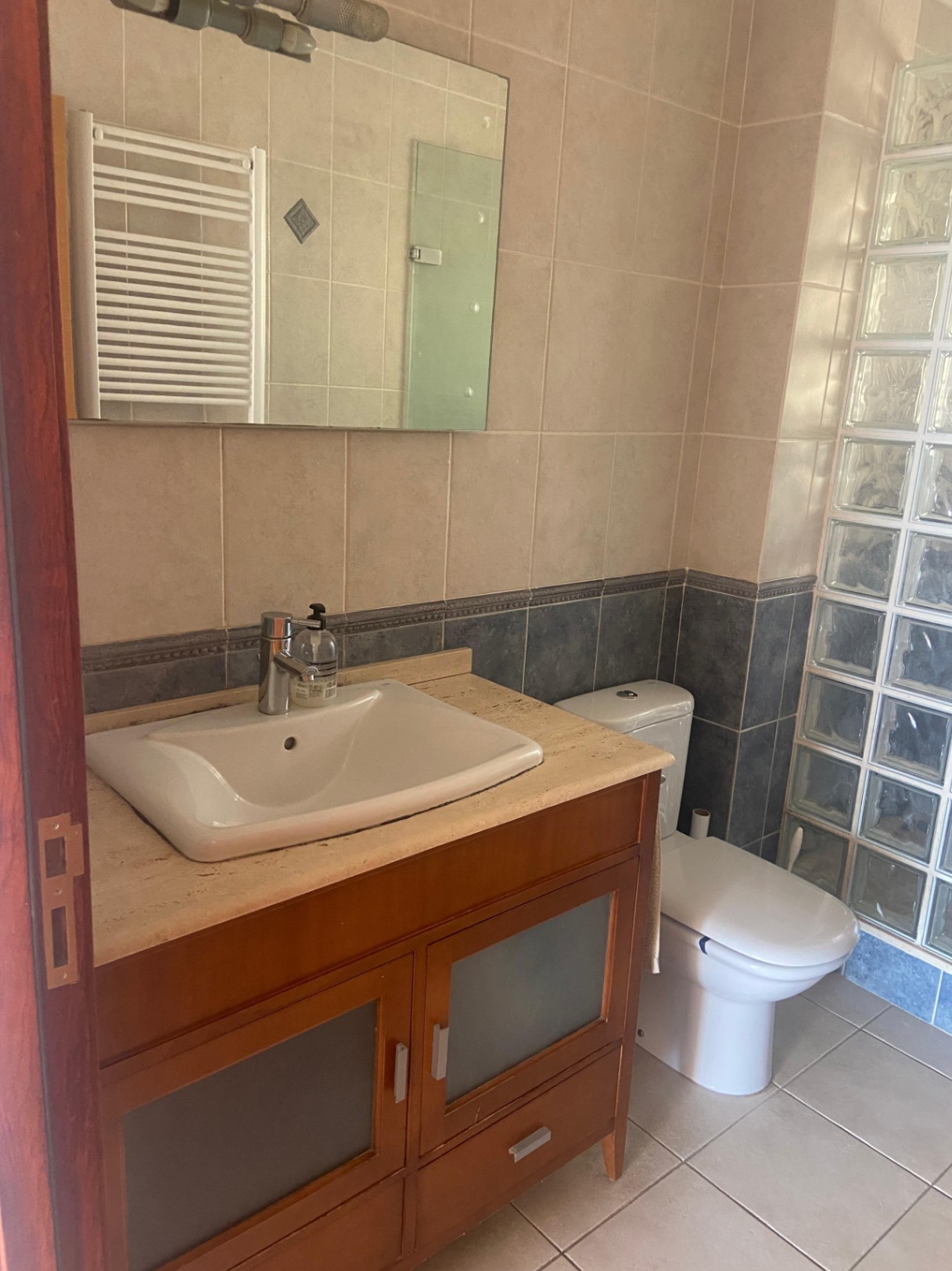 Appartement te Huur in Benissa met Spectaculaire Terras en Panoramisch Uitzicht op de Zee en de Bergen van Bernia en Oltà