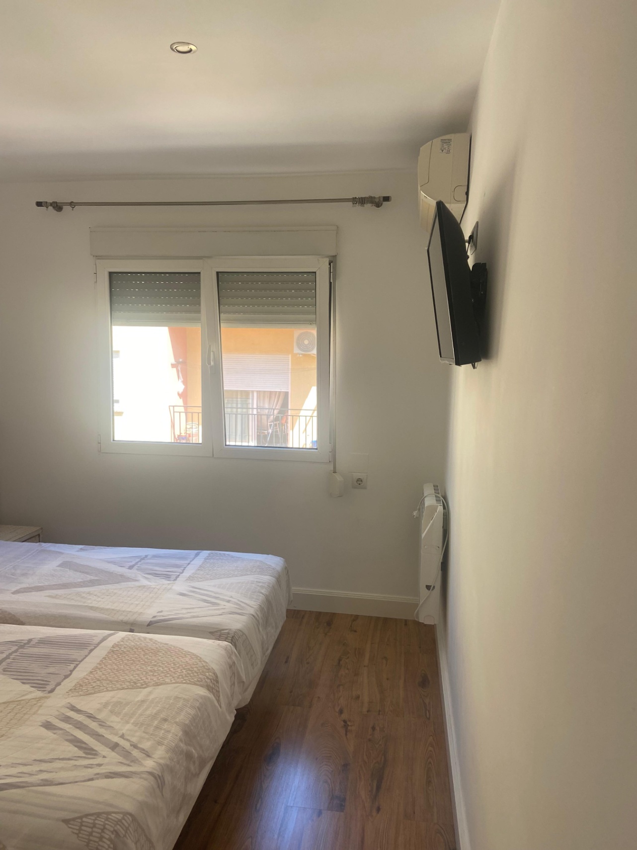 Appartement te Huur in Benissa met Spectaculaire Terras en Panoramisch Uitzicht op de Zee en de Bergen van Bernia en Oltà
