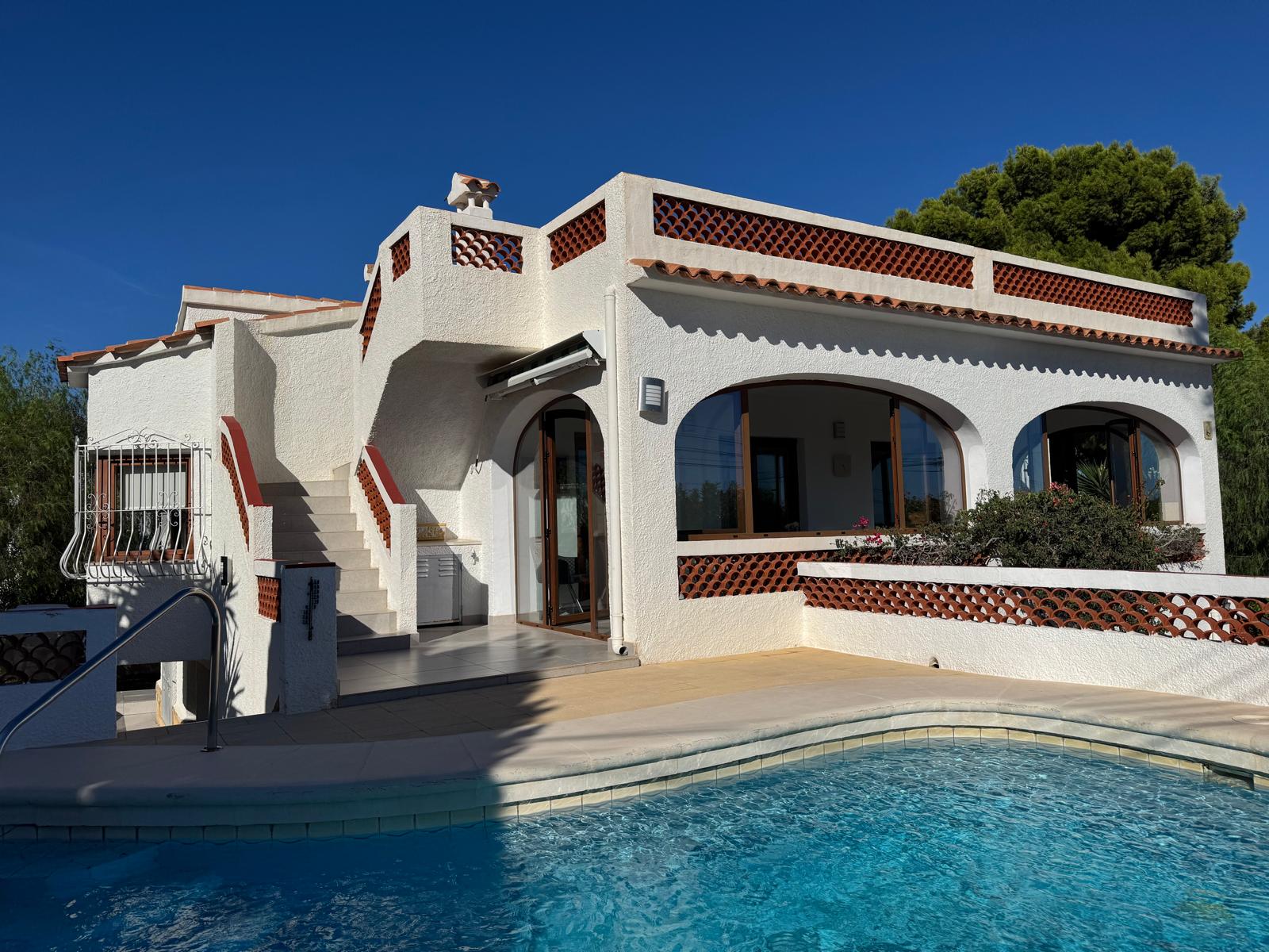 8677 - Villa en Urbanización San Jaime, Benissa