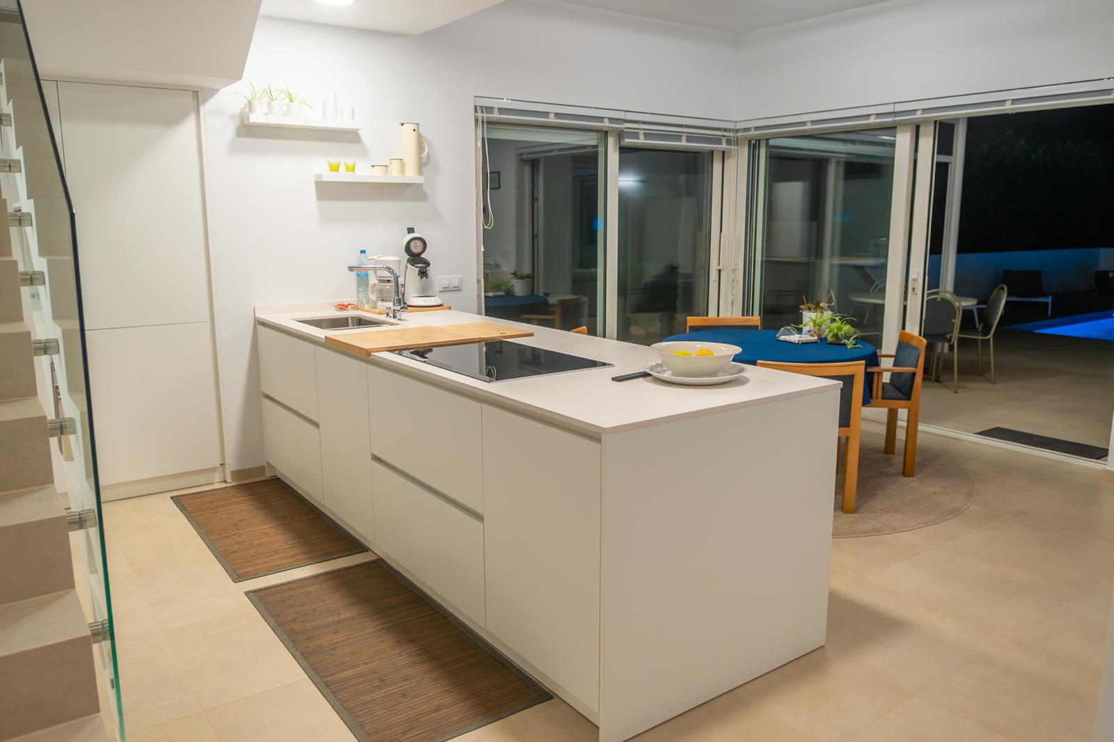 Villa mediterranea con piscina privada a un paso de la playa 