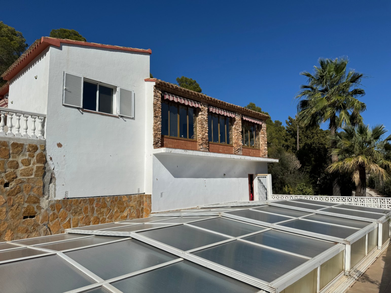 Villa Espaciosa en el Campo entre Benissa y Calpe: Un Retiro Sereno con Espacios Generosos