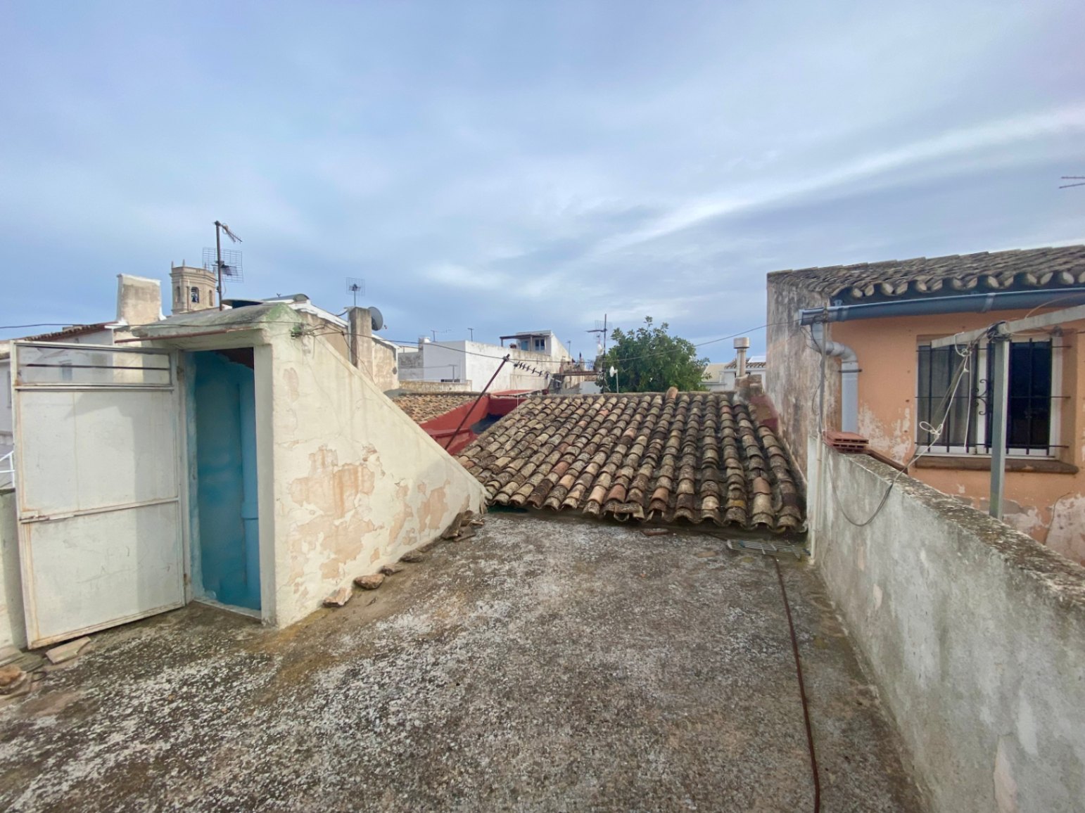 Casa de pueblo a la venta en Teulada: oportunidad para crear tu hogar soñado