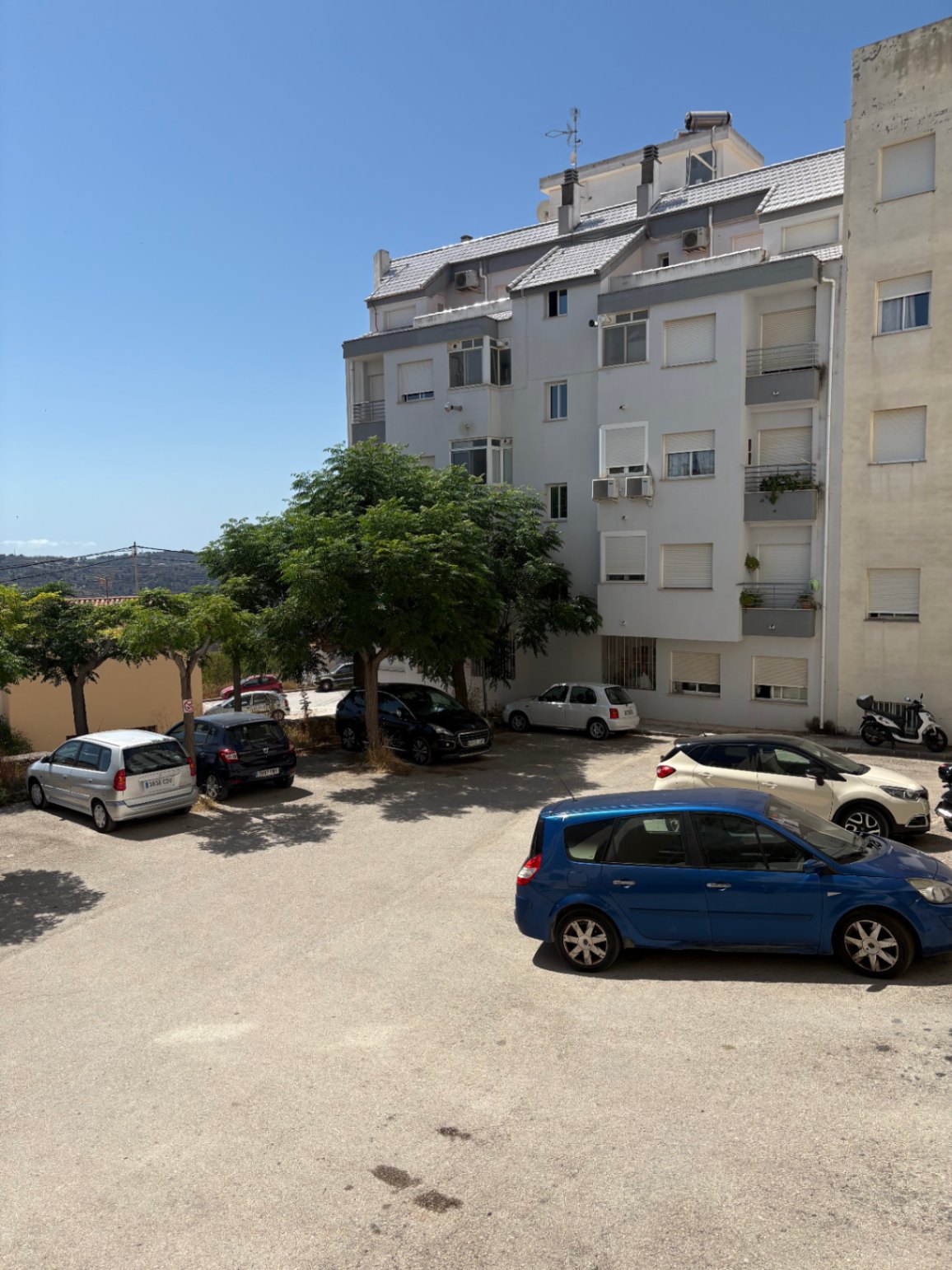 ¡Amplio piso en alquiler en Benissa, ideal para quienes buscan tranquilidad y comodidad!