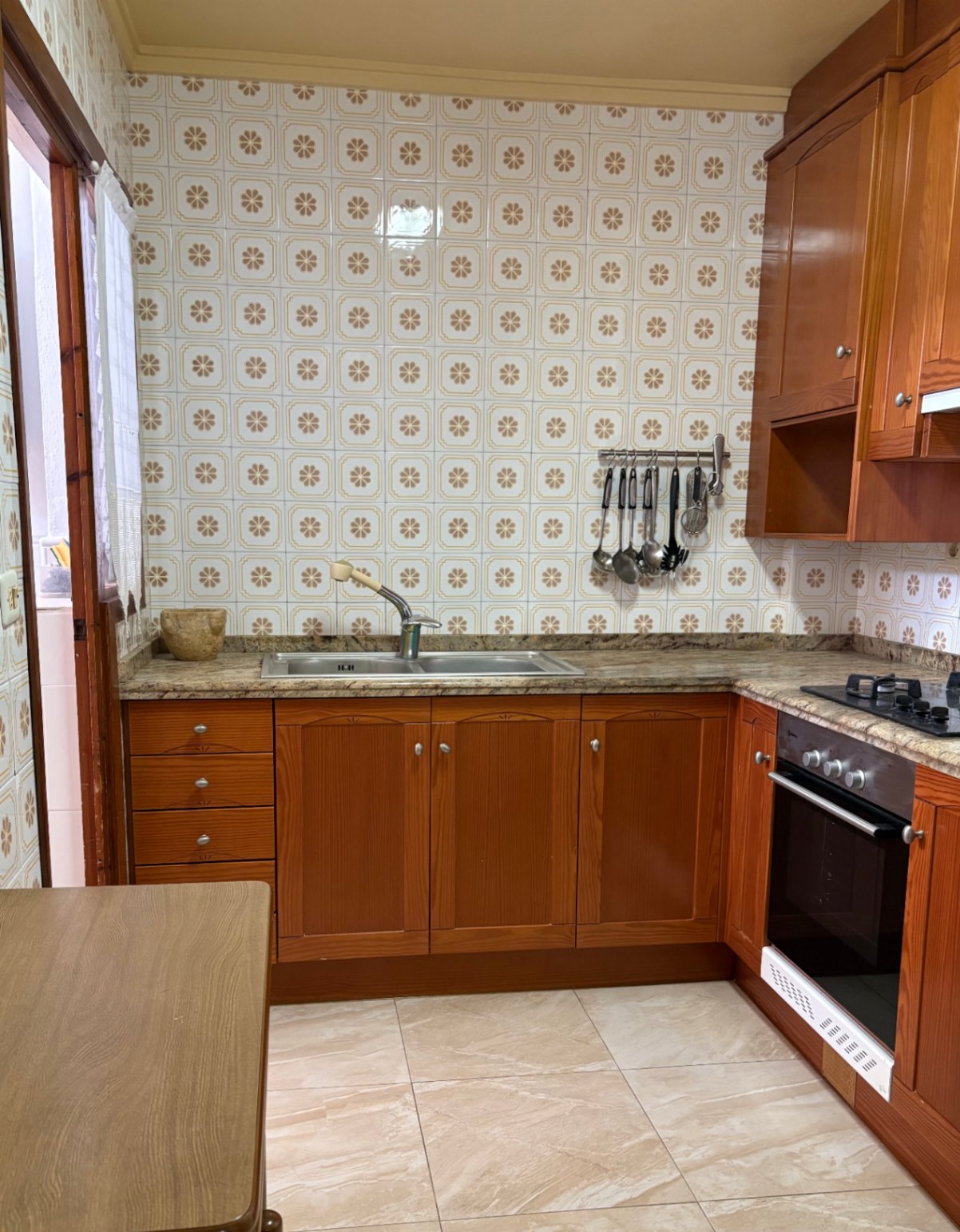 ¡Amplio piso en alquiler en Benissa, ideal para quienes buscan tranquilidad y comodidad!