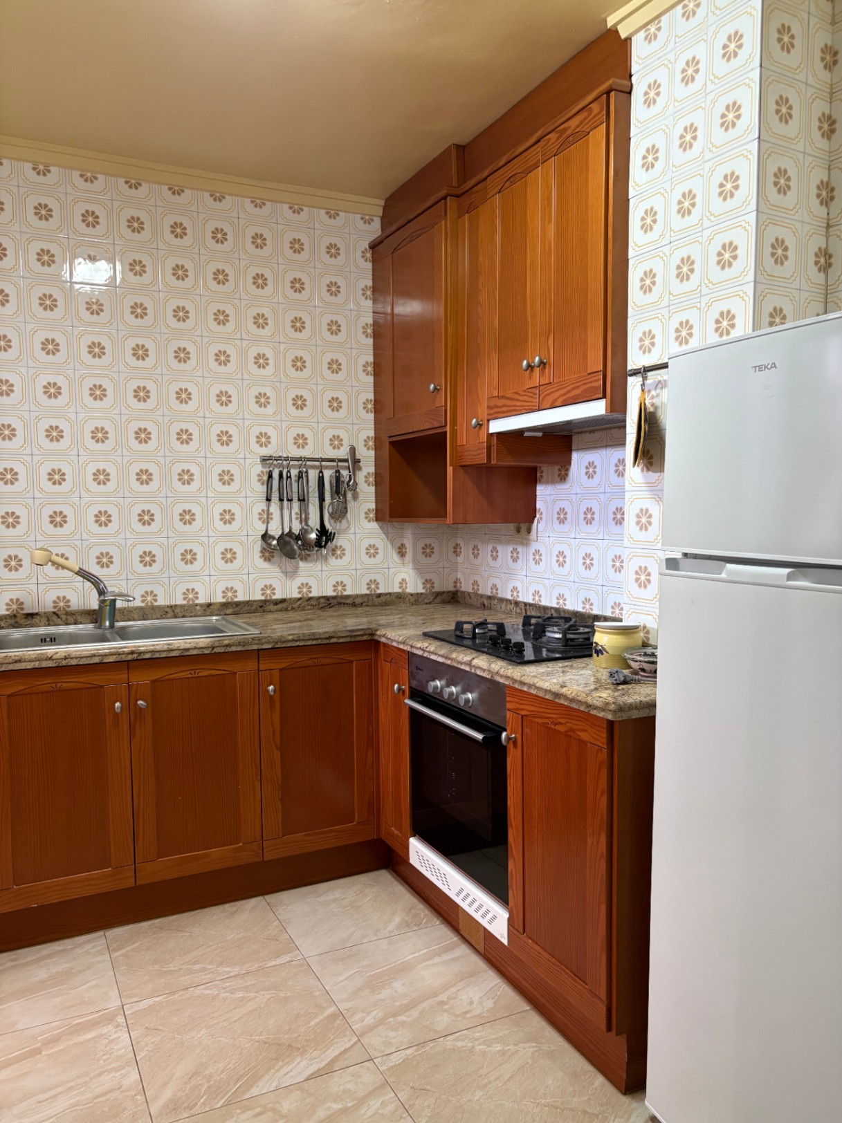 ¡Amplio piso en alquiler en Benissa, ideal para quienes buscan tranquilidad y comodidad!