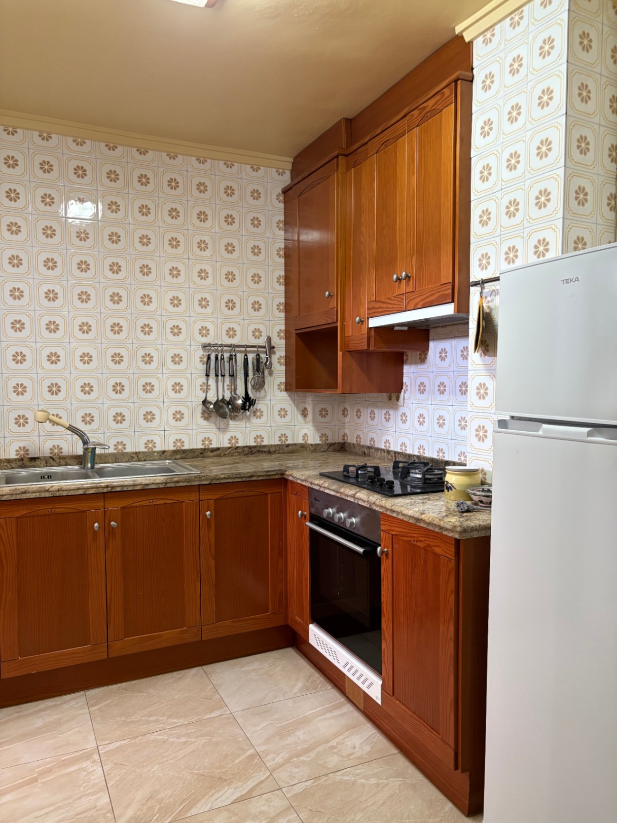 ¡Amplio piso en alquiler en Benissa, ideal para quienes buscan tranquilidad y comodidad!