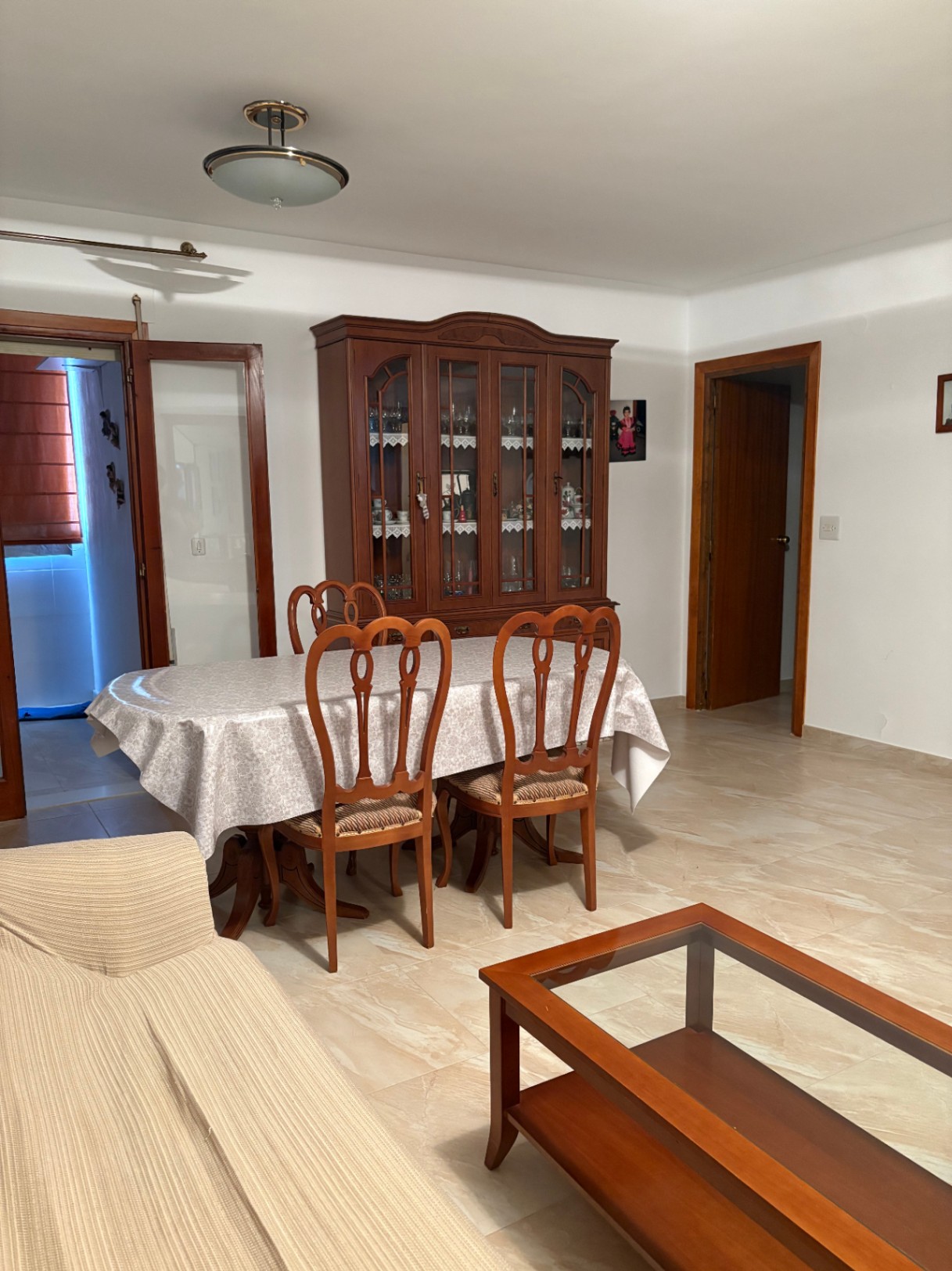 ¡Amplio piso en alquiler en Benissa, ideal para quienes buscan tranquilidad y comodidad!