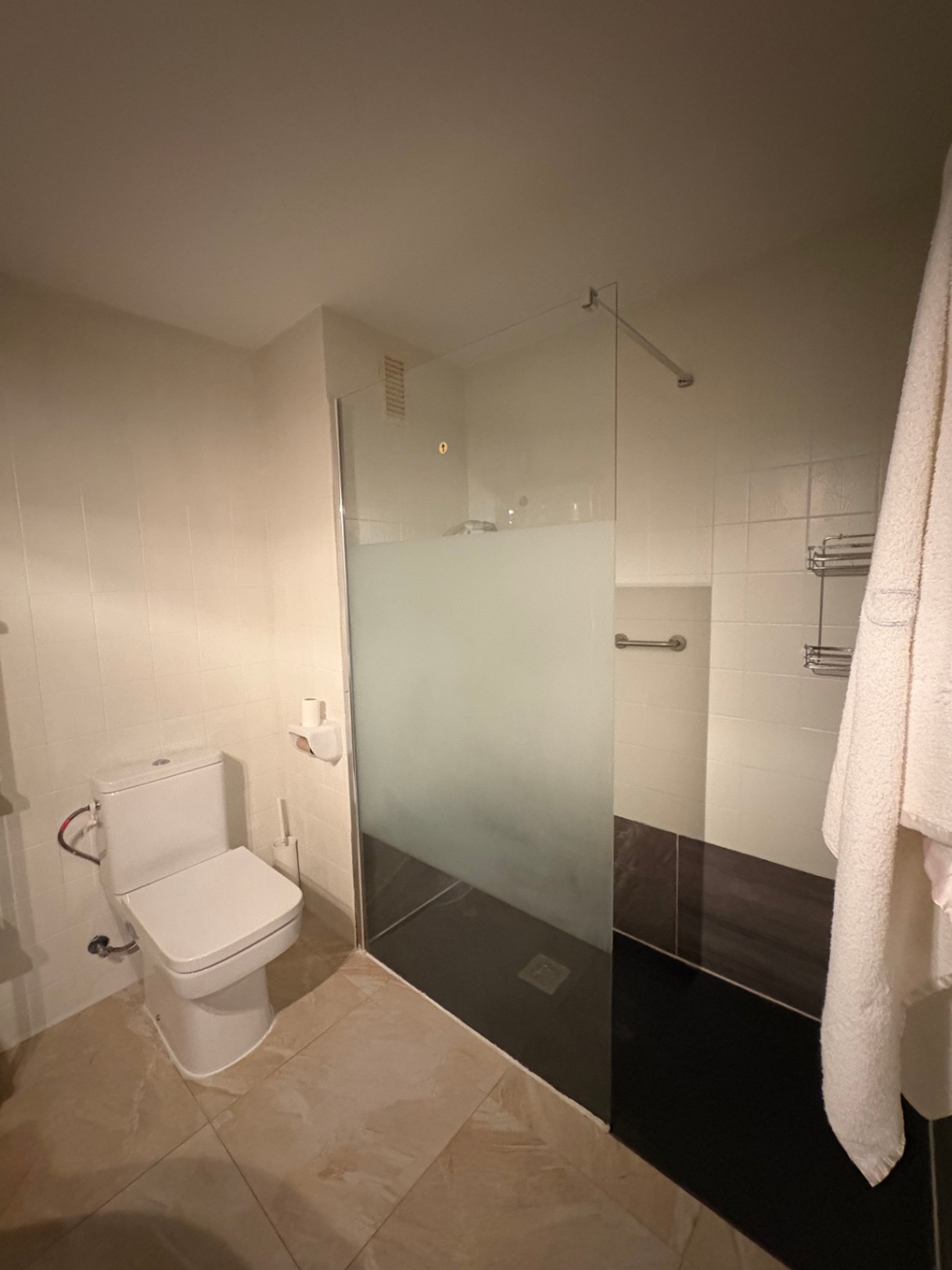 ¡Amplio piso en alquiler en Benissa, ideal para quienes buscan tranquilidad y comodidad!