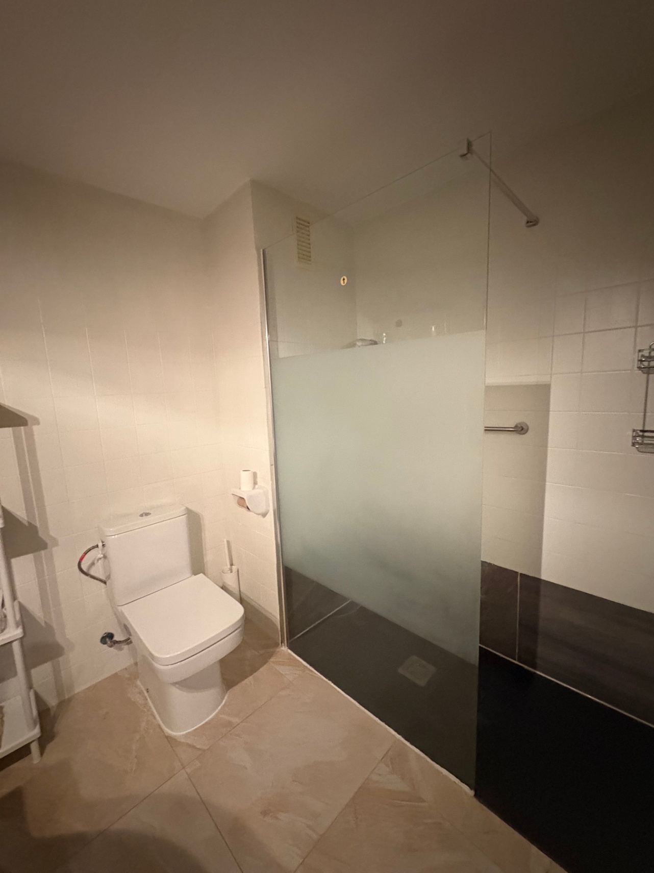 ¡Amplio piso en alquiler en Benissa, ideal para quienes buscan tranquilidad y comodidad!