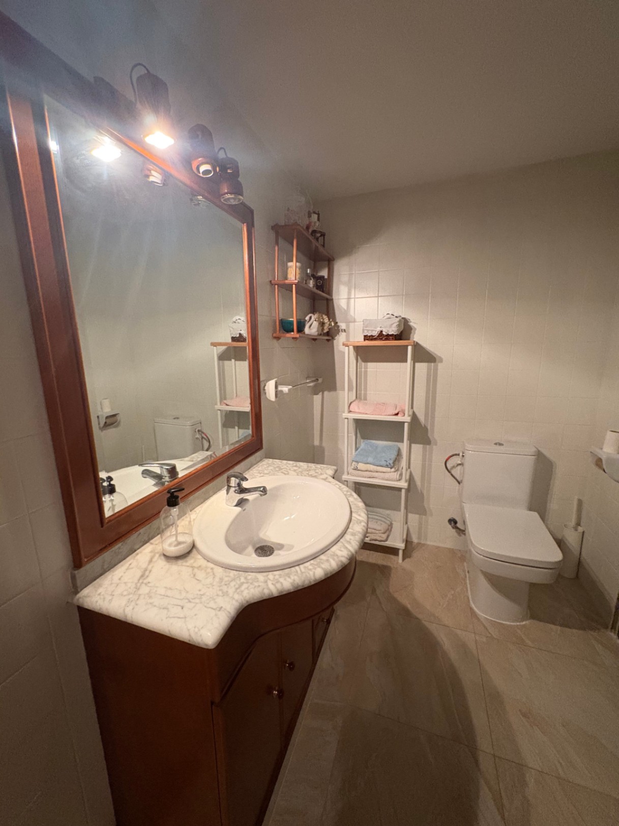 ¡Amplio piso en alquiler en Benissa, ideal para quienes buscan tranquilidad y comodidad!