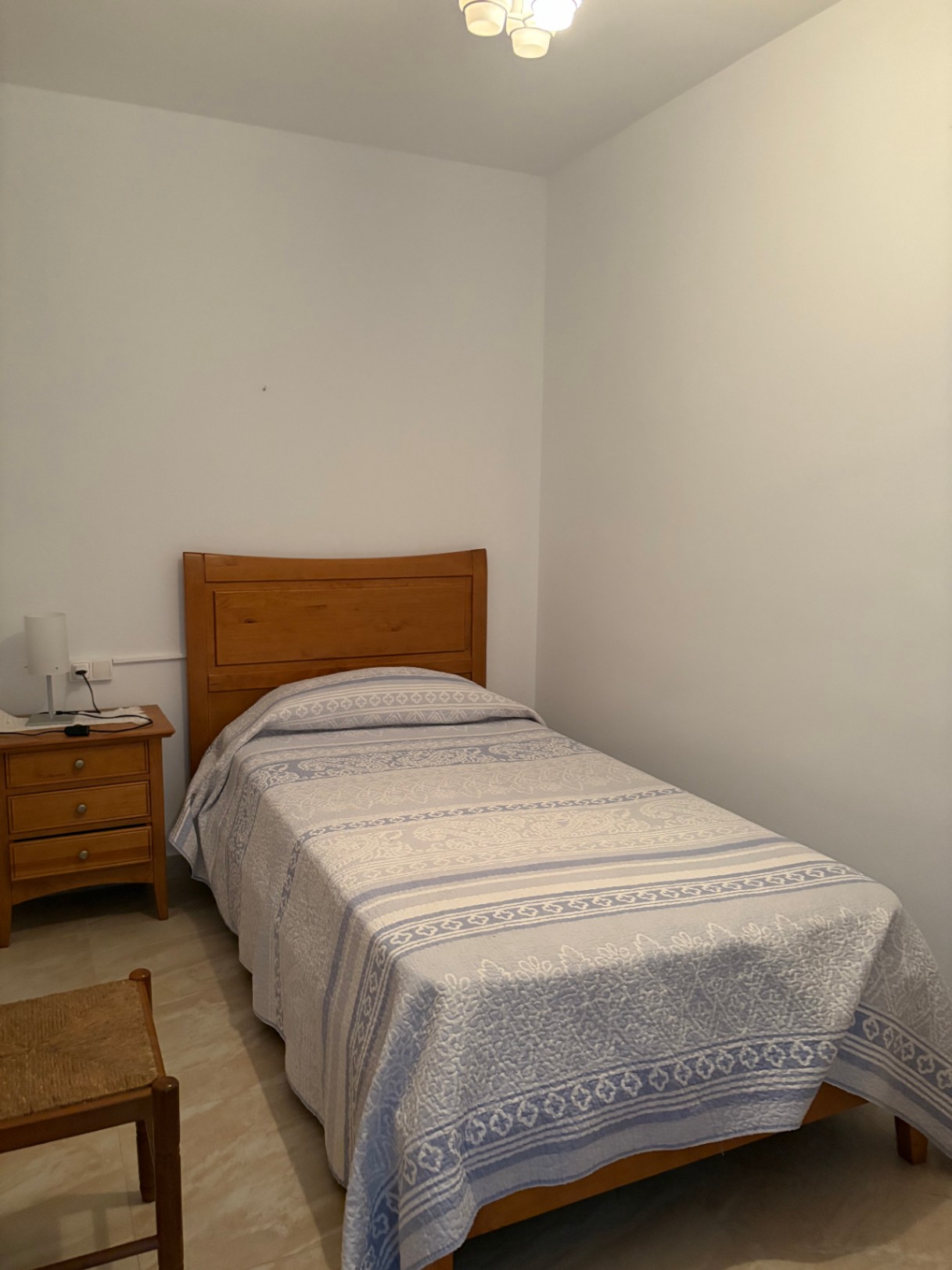 ¡Amplio piso en alquiler en Benissa, ideal para quienes buscan tranquilidad y comodidad!