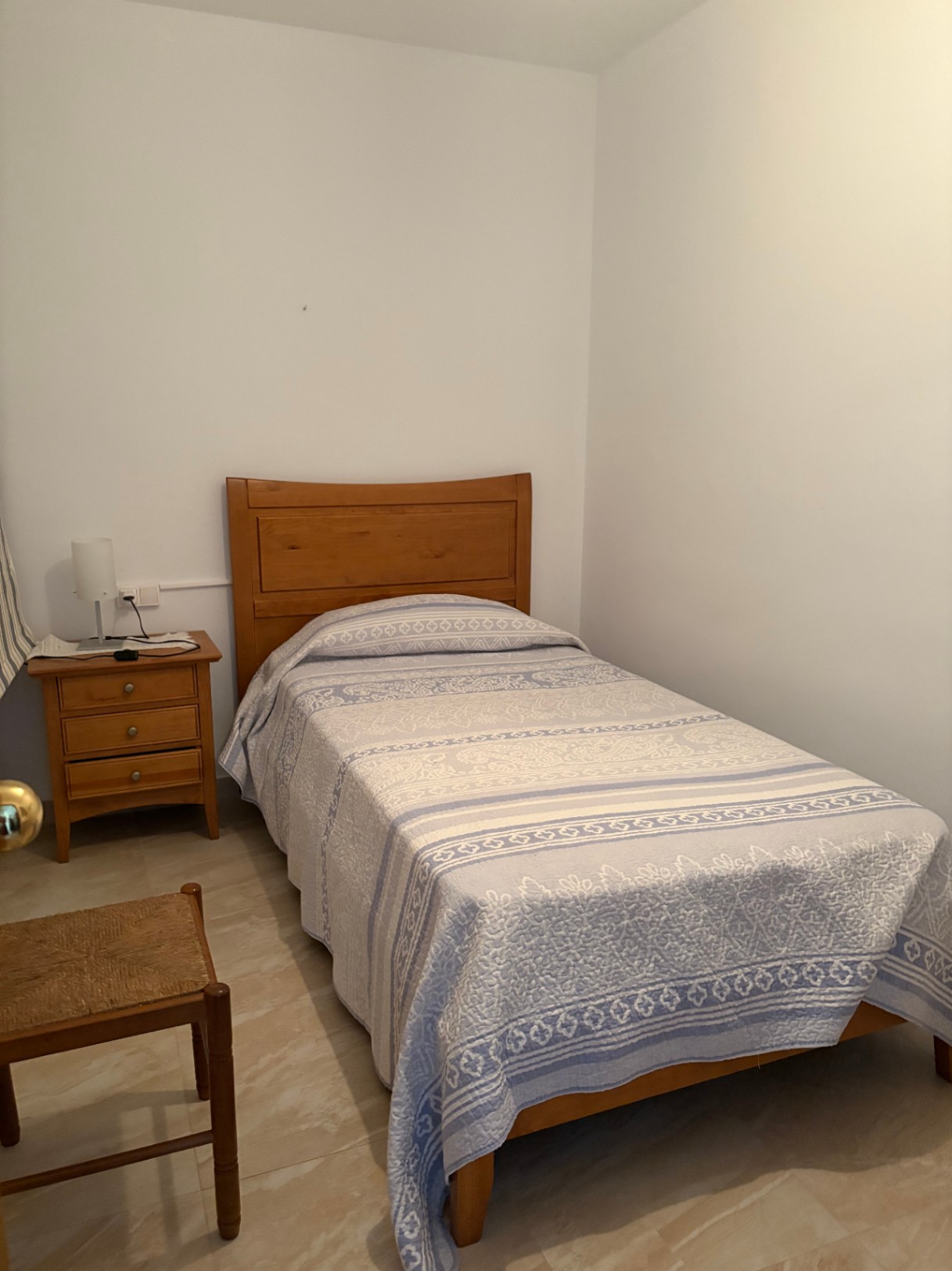 ¡Amplio piso en alquiler en Benissa, ideal para quienes buscan tranquilidad y comodidad!