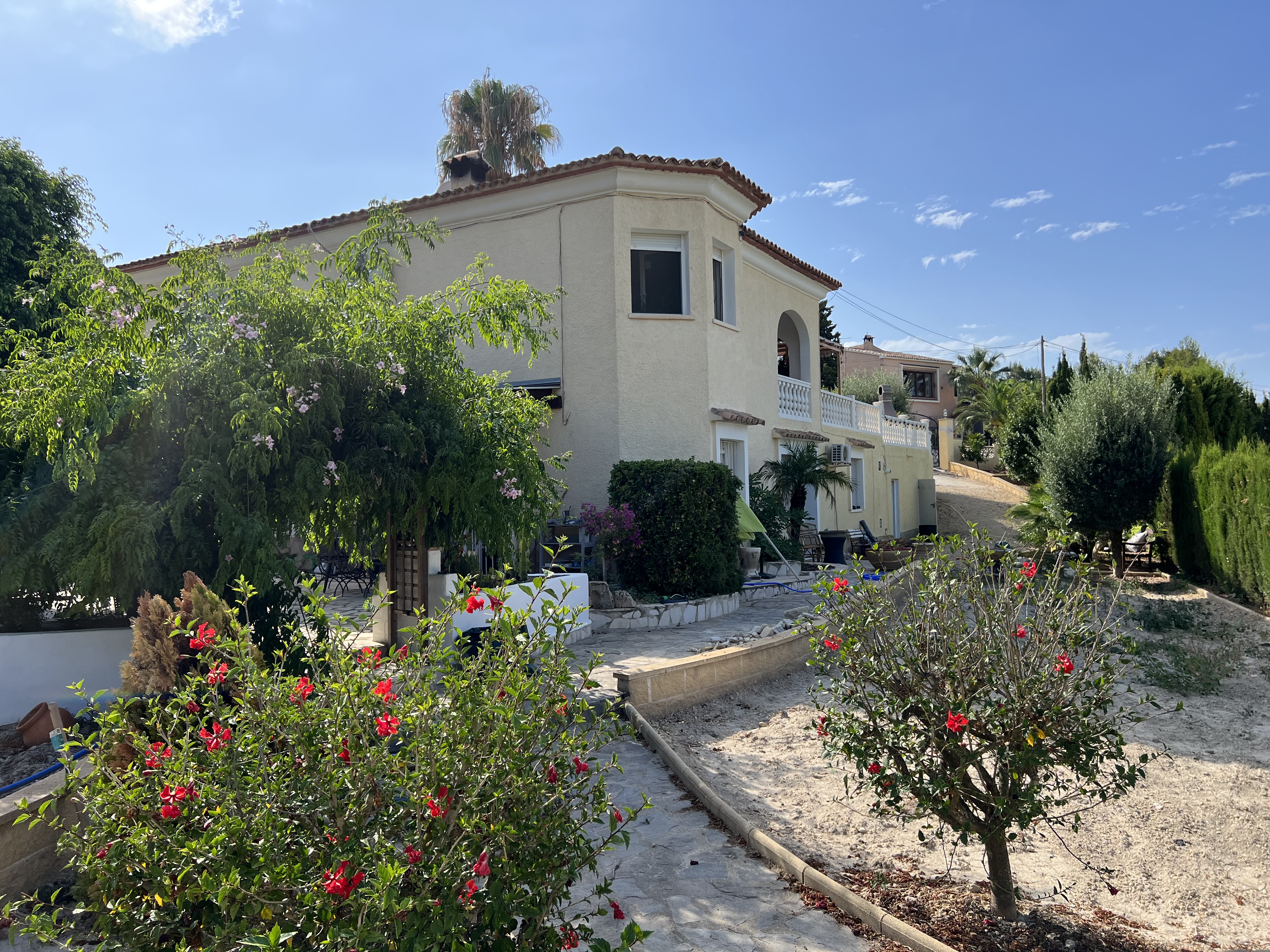 Villa de Estilo Mediterráneo en Calpe: Un Retiro de Lujo y Serenidad